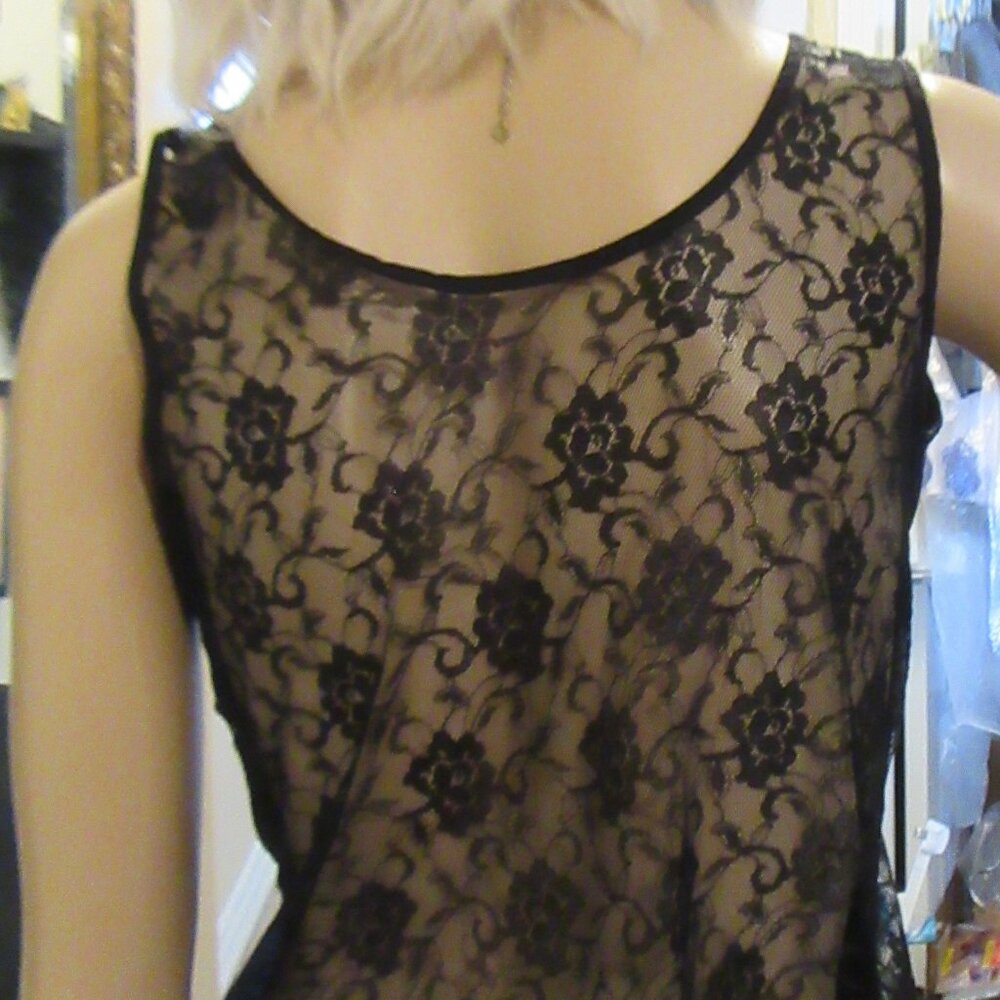 Ladies Lace Top Black sleeve-less